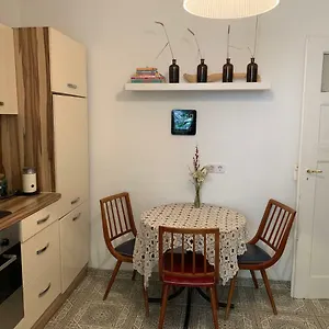 ferienwohnung-west.stuttgart-hotel.com/